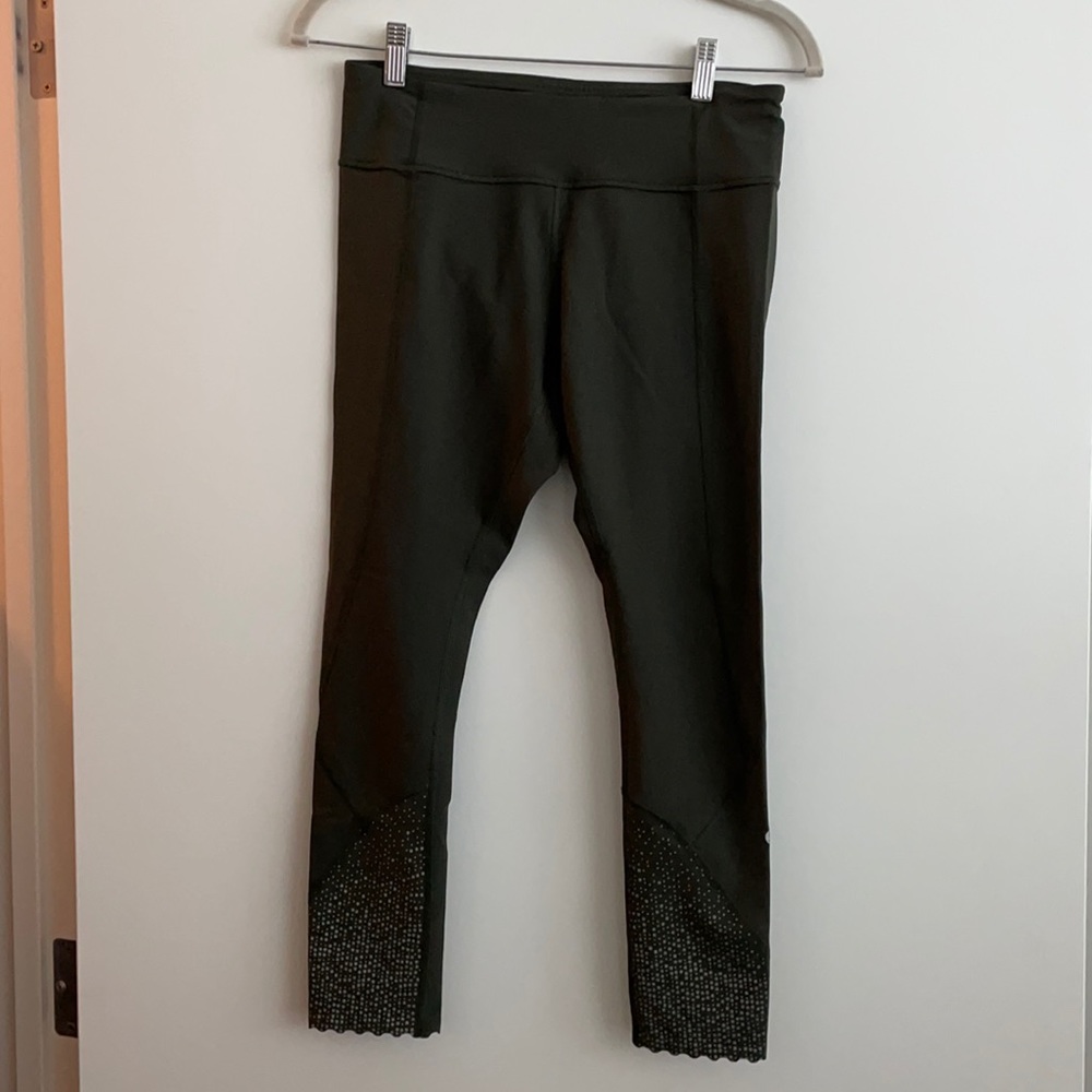 Lululemon Leggings size 8 in olive green
